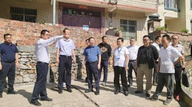<strong>壁立千仞旱藕产业新高度  日月交辉銮正振兴迈大步</strong>